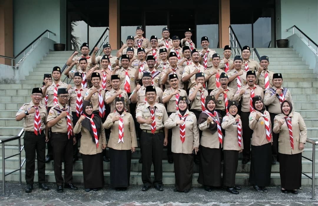 PEMBINA PANDEGA HARUS MAMPU MENGANGKAT ENERGI DARI PESERTA DIDIKNYA.