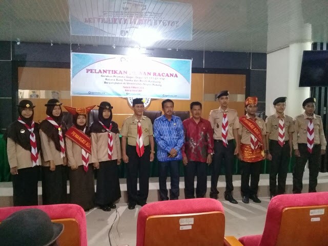 14 Mahasiswa Dilantik Pengurus UK Pramuka UNP