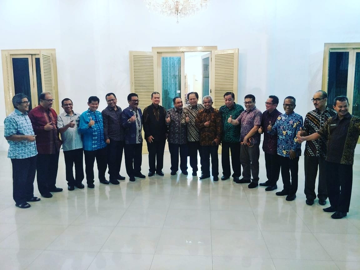 Wagub Nasrul Abit; Kita Bangga Gubernur Irwan Prayitno Dianugrahi Pena Emas PWI